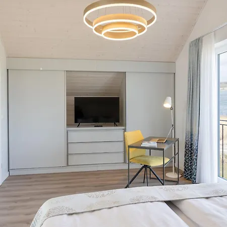 Neukamp 17e Robbenhuette *